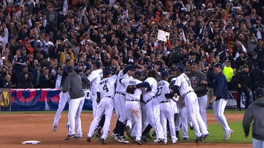 ALCS: Prince Fielder gloves final out as Tigers sweep Yankees to reach  World Series