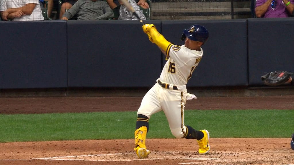 Luis Urias delivers game-winning hit as Brewers top Tigers