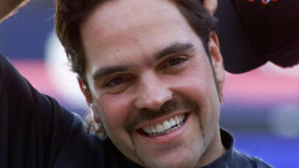 Mike Piazza and his beautiful mustache are heading to Cooperstown