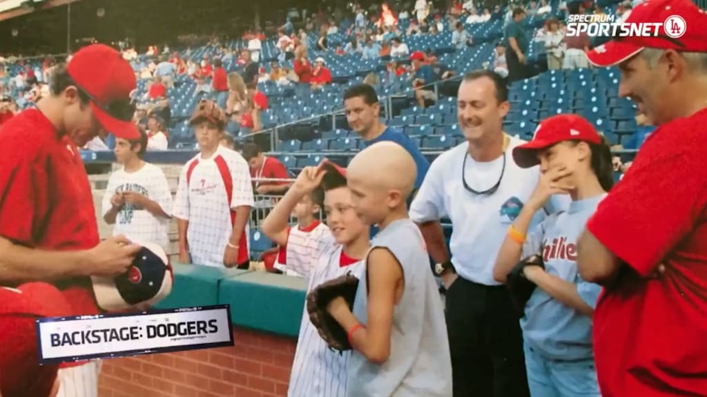 Joc Pederson's daughter completely surprised him at his game today