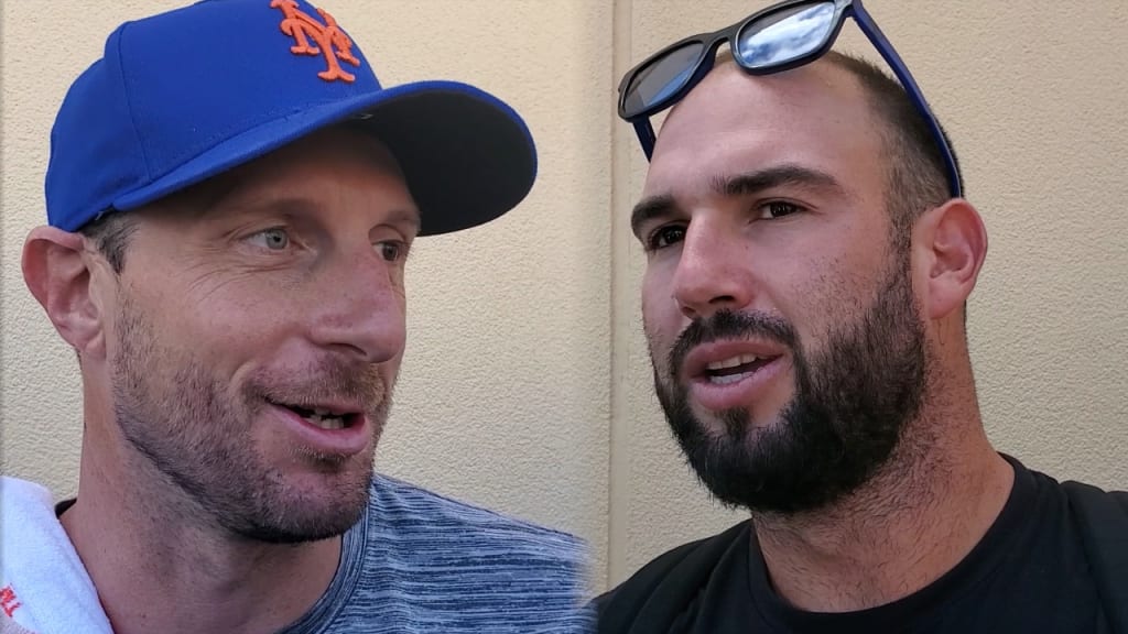 Max Scherzer wears Mets gear in first spring training photos