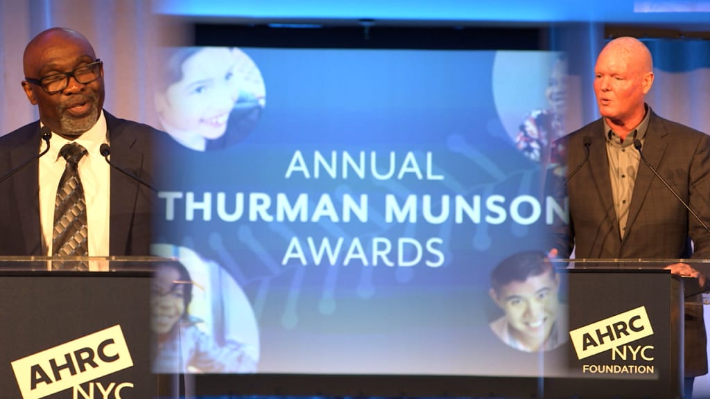 Mets manager Buck Showalter accepts award in Thurman Munson's name