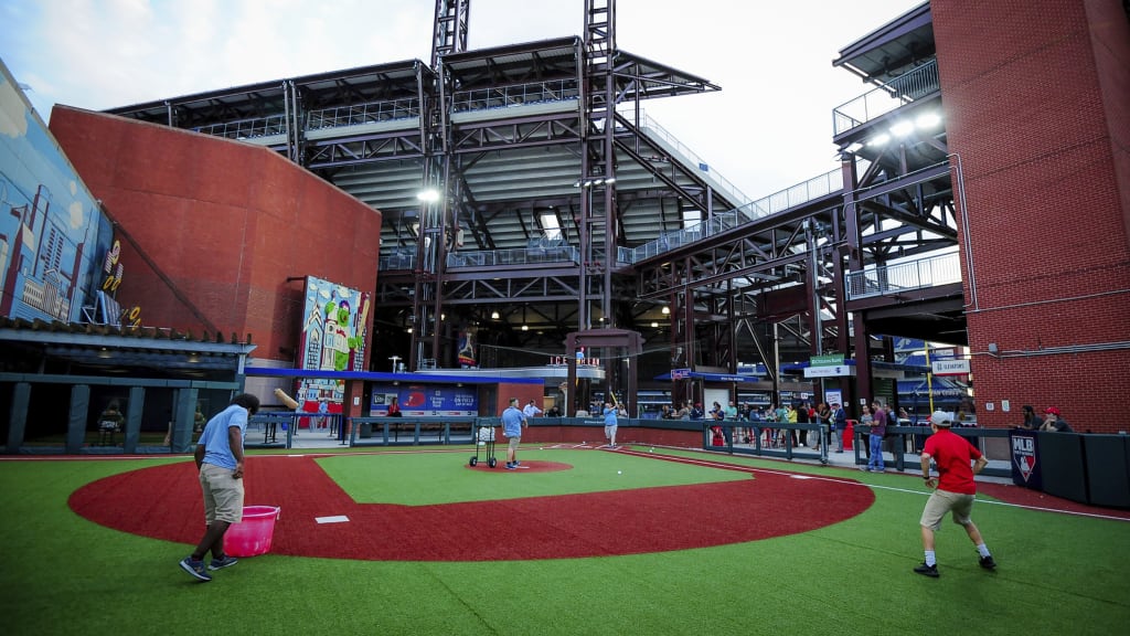 Philadelphia Attracts 34,000 Visitors During Phillies' Run to the