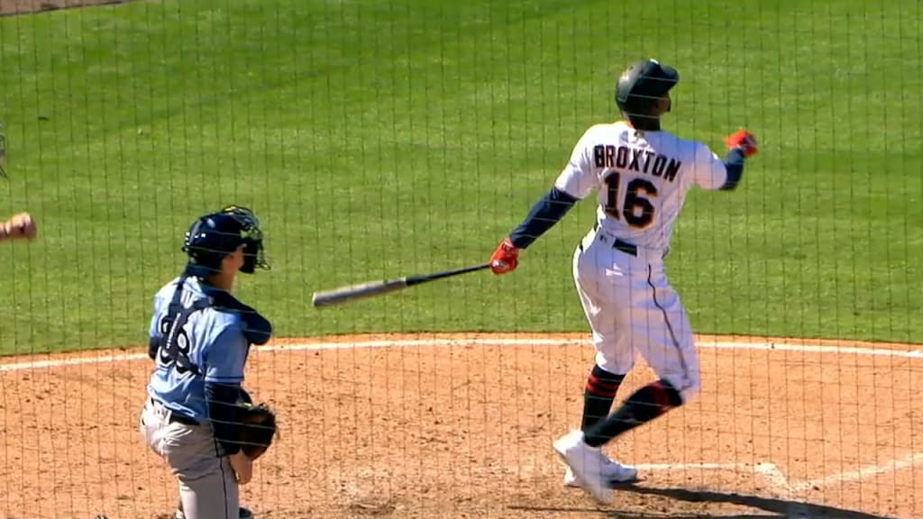 Keon Broxton's 3-run home run