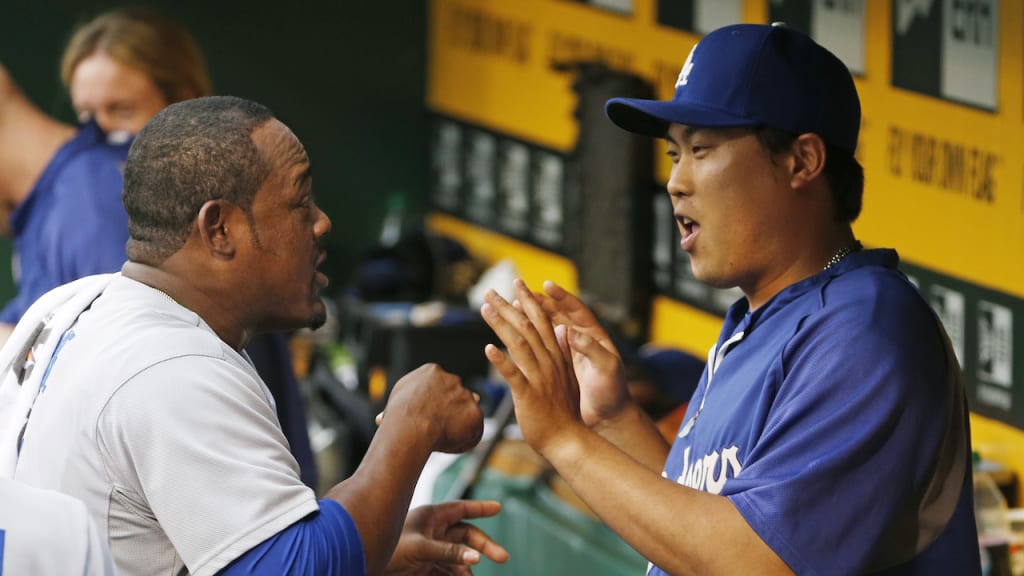 Baseball's greatest bromance: For one day, Lorenzo Cain and Salvador Perez  reunite in Kansas City - The Athletic