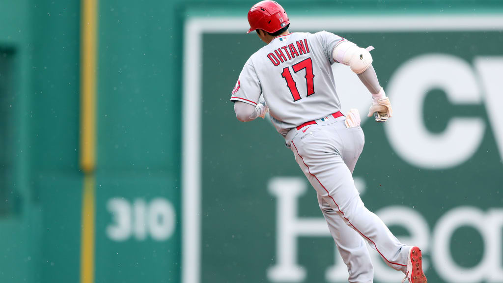 Angels' Shohei Ohtani speaks on Fenway Park conditions