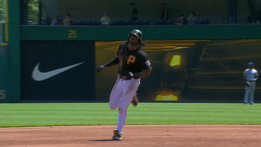 WATCH: Pirates Oneil Cruz Hits One-Handed Homer Into Allegheny