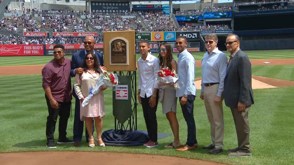 Yankees honor Rivera in pregame ceremony