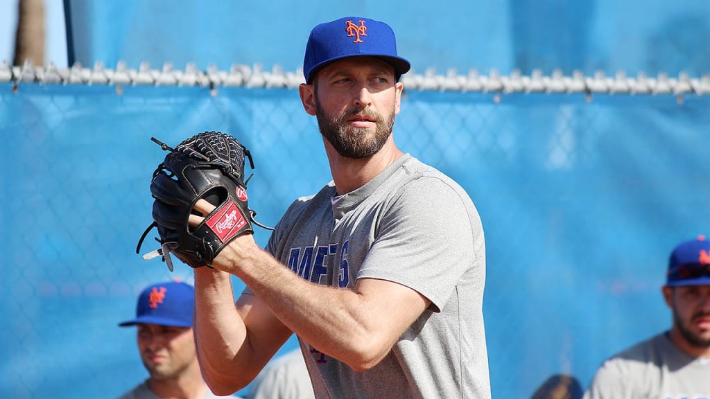 Jim Henderson is coming off a second shoulder surgery that cost him all of 2015. (Anthony DiComo)