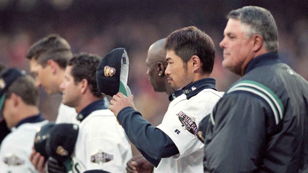 MLB History: Remembering Ichiro, Randy Johnson and all things 2001