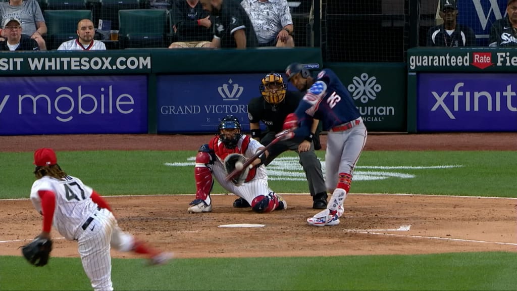 Watch: Buxton crashes into wall to make catch at spring training - Bring Me  The News