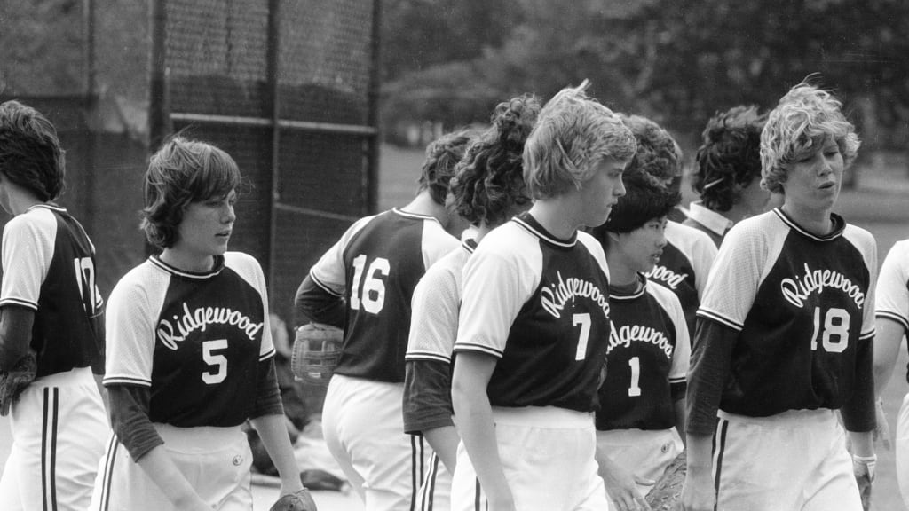 Kim Ng (No. 1) and her Maroons teammates prepare for a state playoff game in 1986.