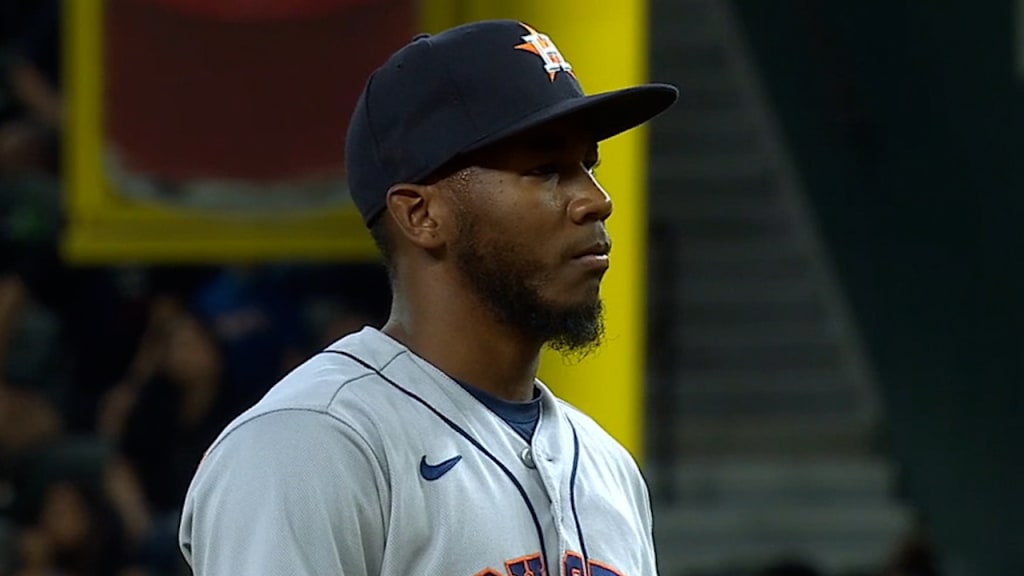 For first time since injury, Astros' Andre Scrubb throws off mound