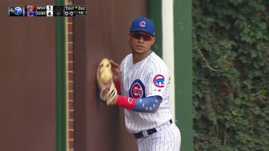 Cubs Willson Contreras plays with his hair on fire. Says Joe