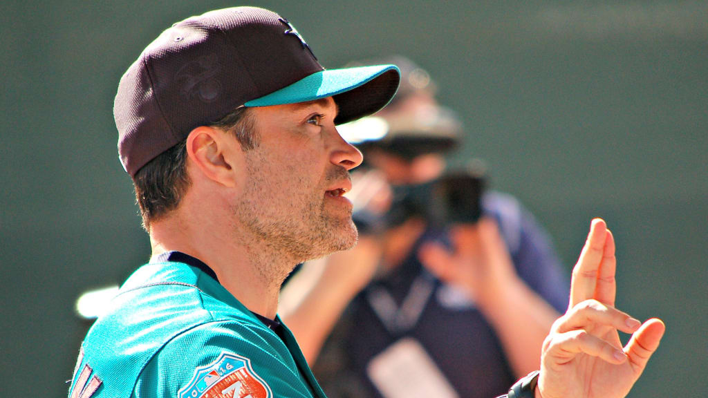 Mariners bullpen coach Mike Hampton tendered his resignation following Sunday's win over the A's. (Greg Johns)