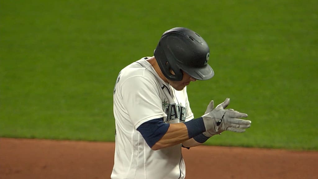 Mariners star Jarred Kelenic's brutal injury update a result of kicking  cooler