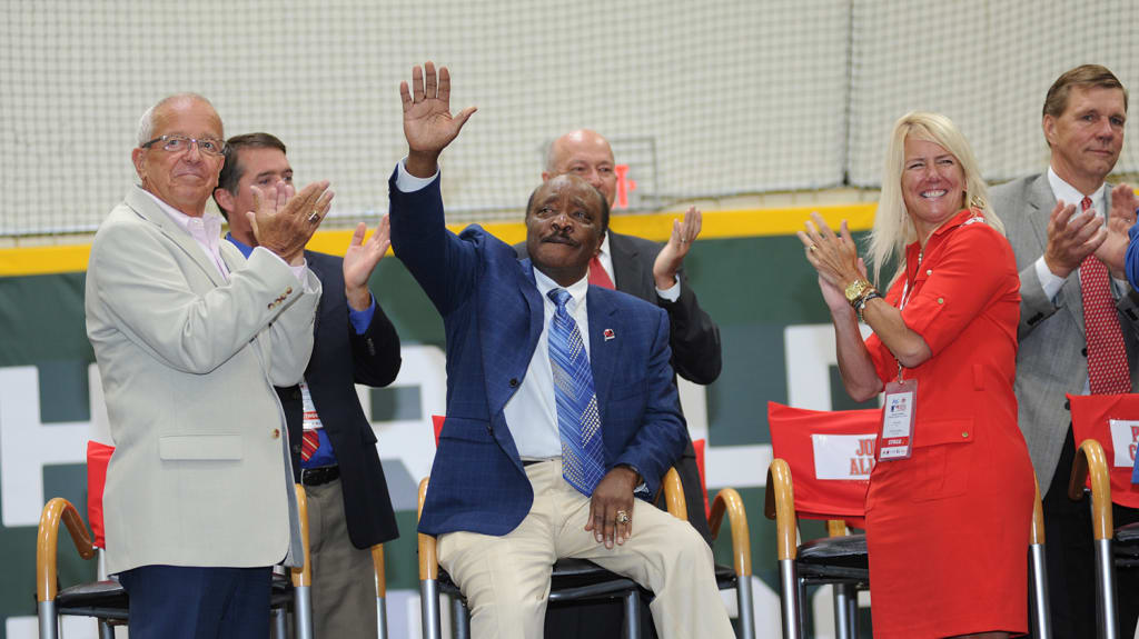 Joe Morgan mural dedicated at Reds Youth Academy 