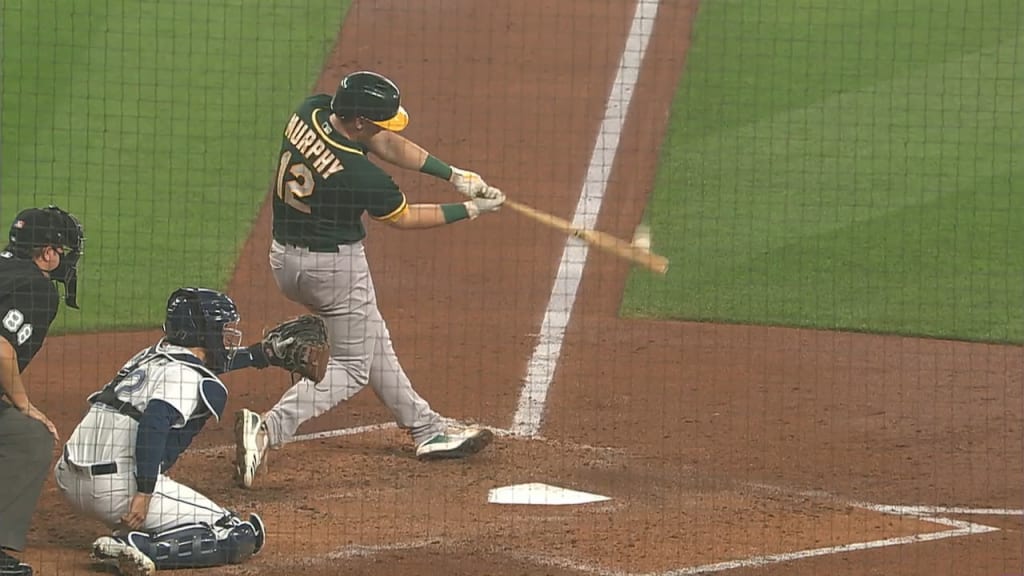 Sean Murphy crushes a solo homer