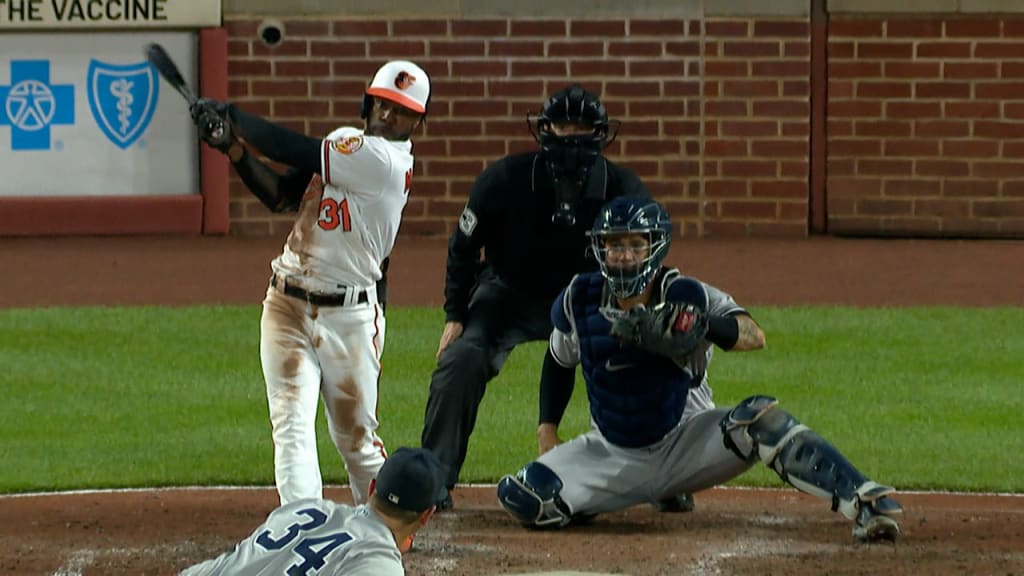Mullins homers twice, doubles