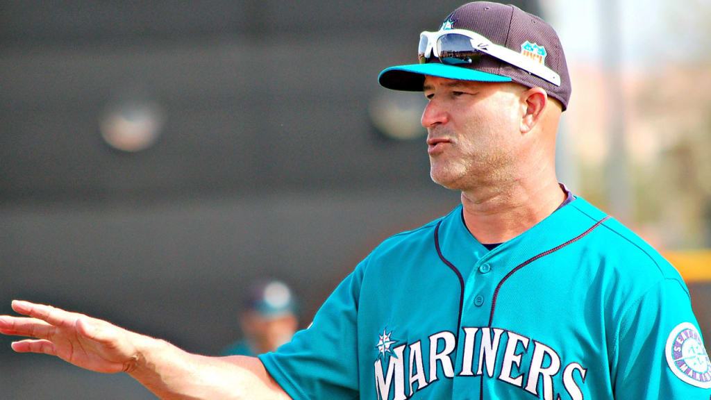 Manny Acta's first preference is to stay in coaching or managing. (Greg Johns/MLB.com)