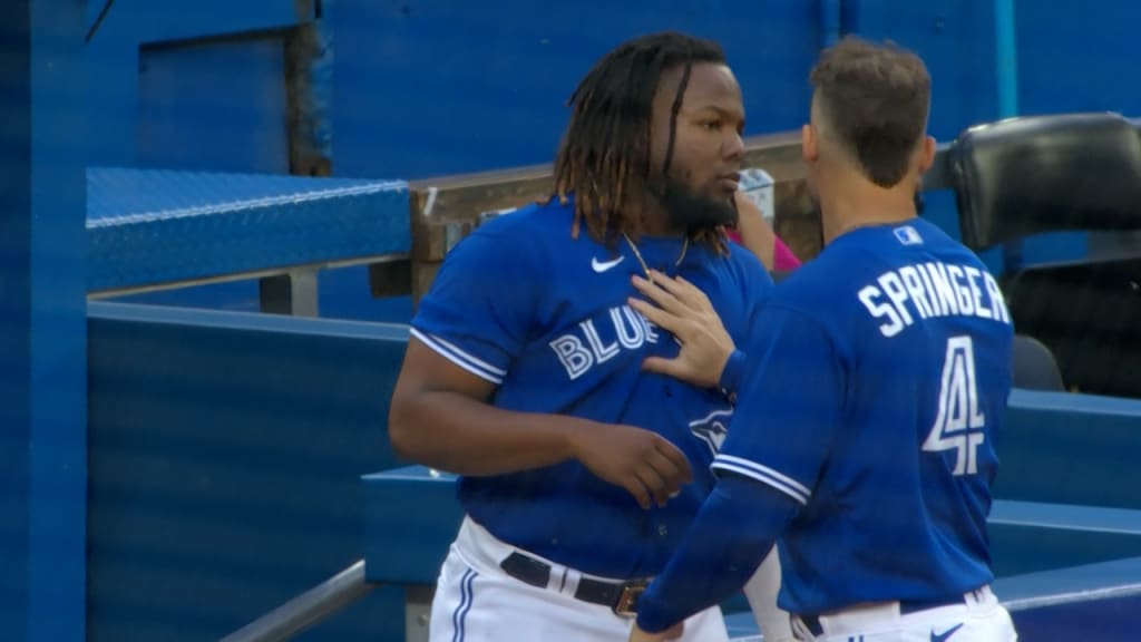Nick Pivetta curses out Vlad Guerrero Jr. as Red Sox, Jays benches clear