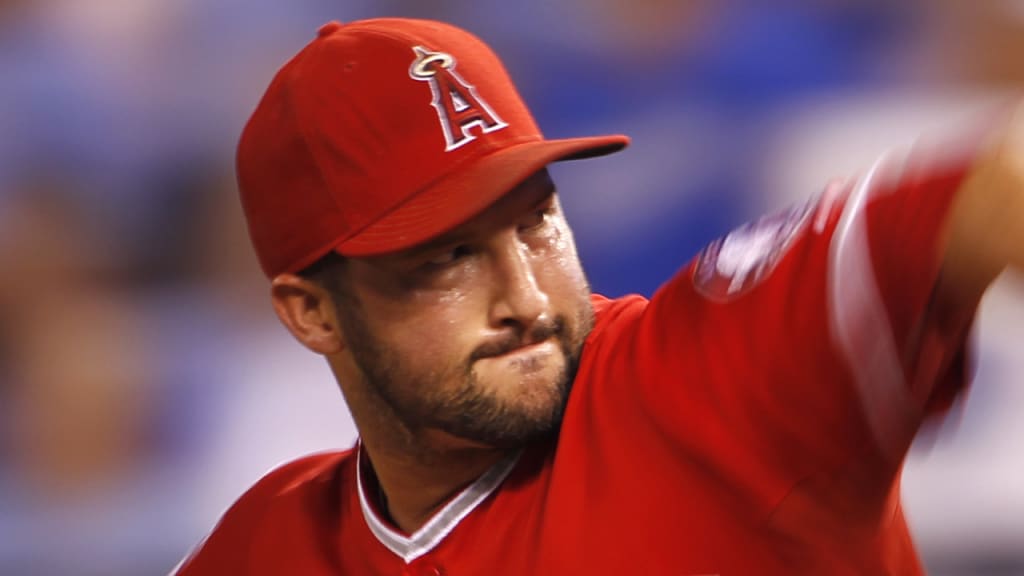 Entrusted with a one-run lead in the ninth inning Tuesday, Angels' closer Huston Street didn't retired a batter, as Houston rallied for two runs and a 3-2 victory. "I didn't get the job done," he said. (AP)