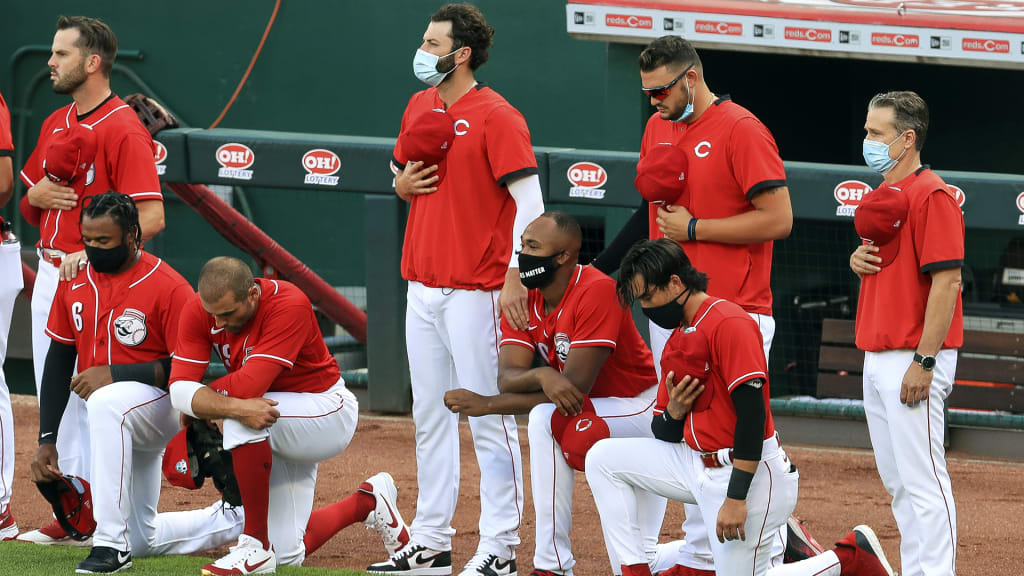 Were Baseball Players Photographed Kneeling to Protest Lynchings