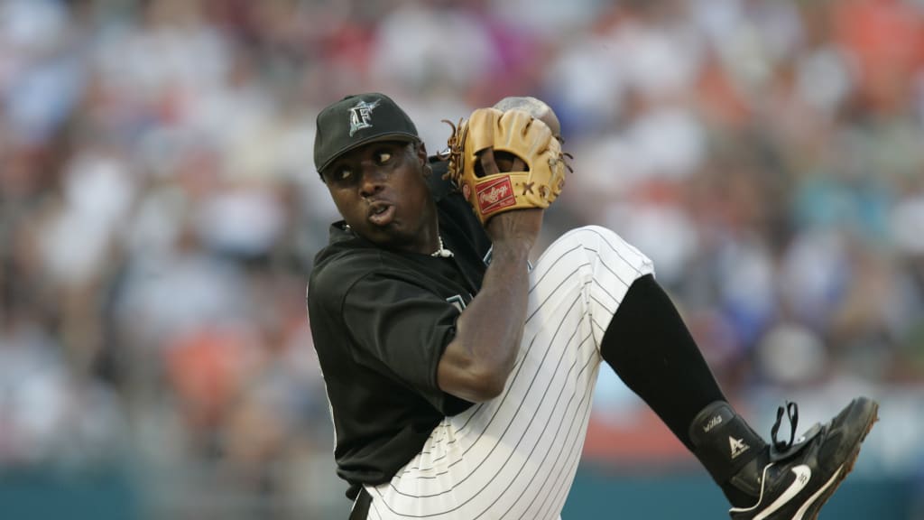 The only thing bigger than Dontrelle Willis' leg kick was his one