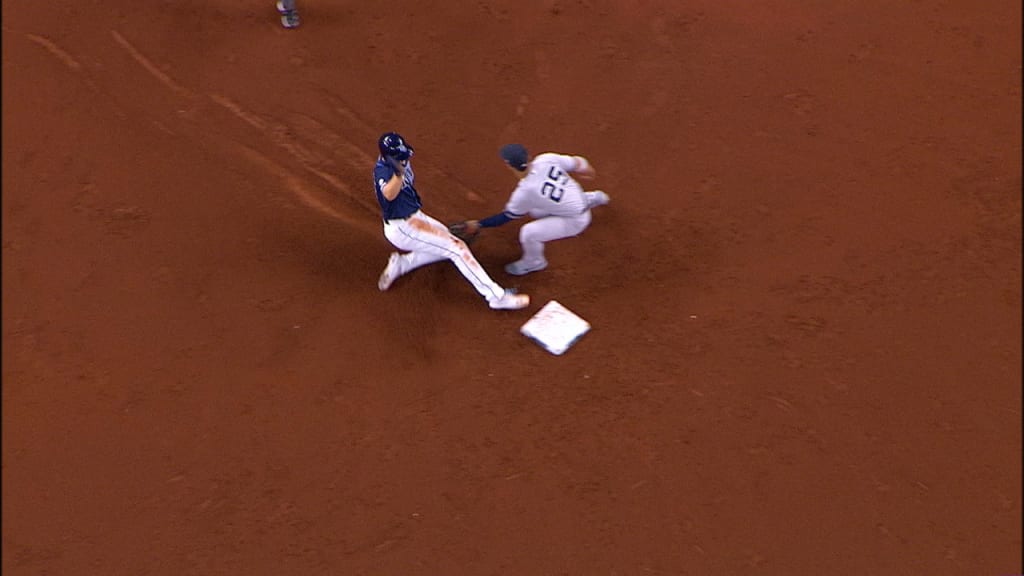 Yankees turn 2 to end the 3rd