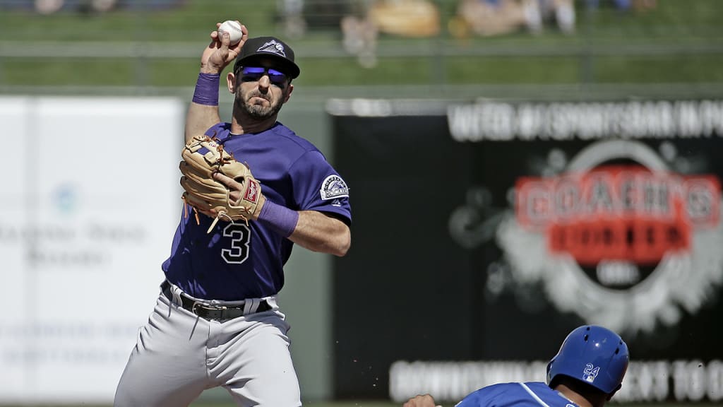 Daniel Descalso, who is entering the second year of his contract, hit .205 with five homers and 22 RBIs in 2015. (AP)