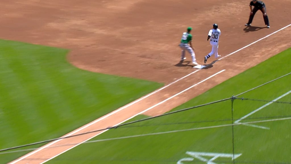 Scary Collision in Tampa Bay Rays and Seattle Mariners Game