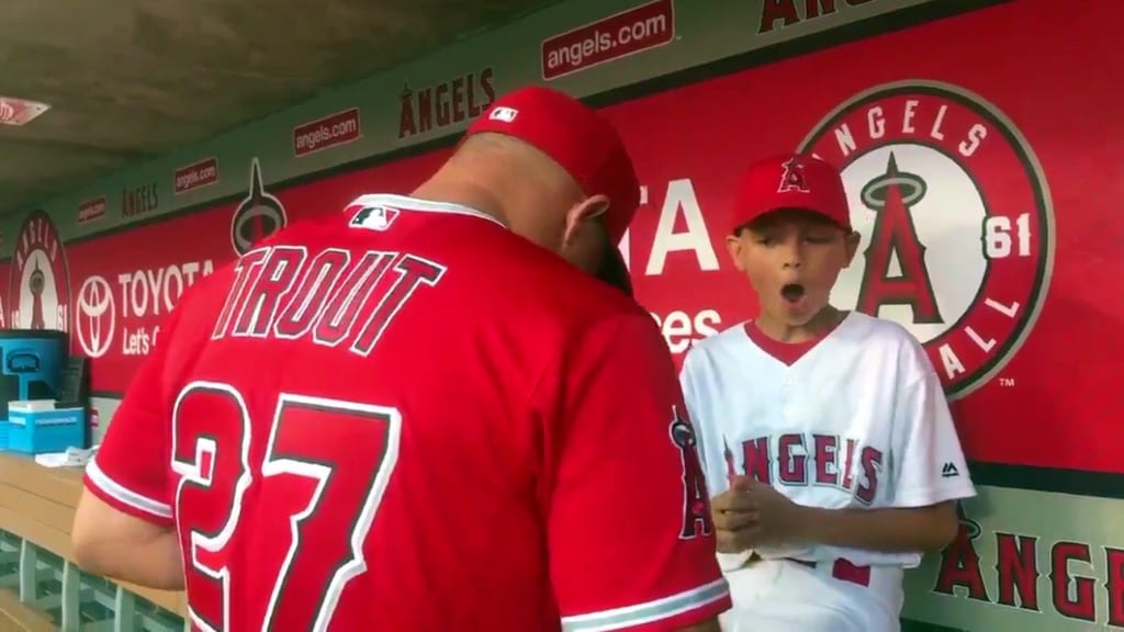 LA Angels Star Fielder Mike Trout Experiences Fan Moment From Rangers  Supporter Team OpTic - It's unreal - EssentiallySports