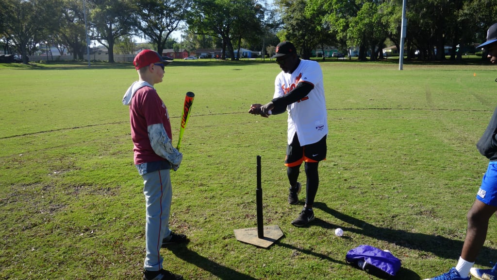 Young players get lessons at Cincinnati Reds Legends Youth