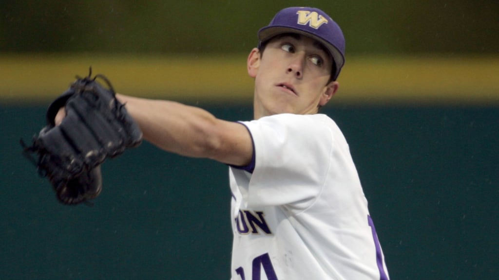**FILE** Washington's right handed pitcher Tim Lincecum throws a pitch during a college baseball game against BYU on Thursday, April 13, 2006 in Seattle. (AP Photo/Kevin P. Casey, File)