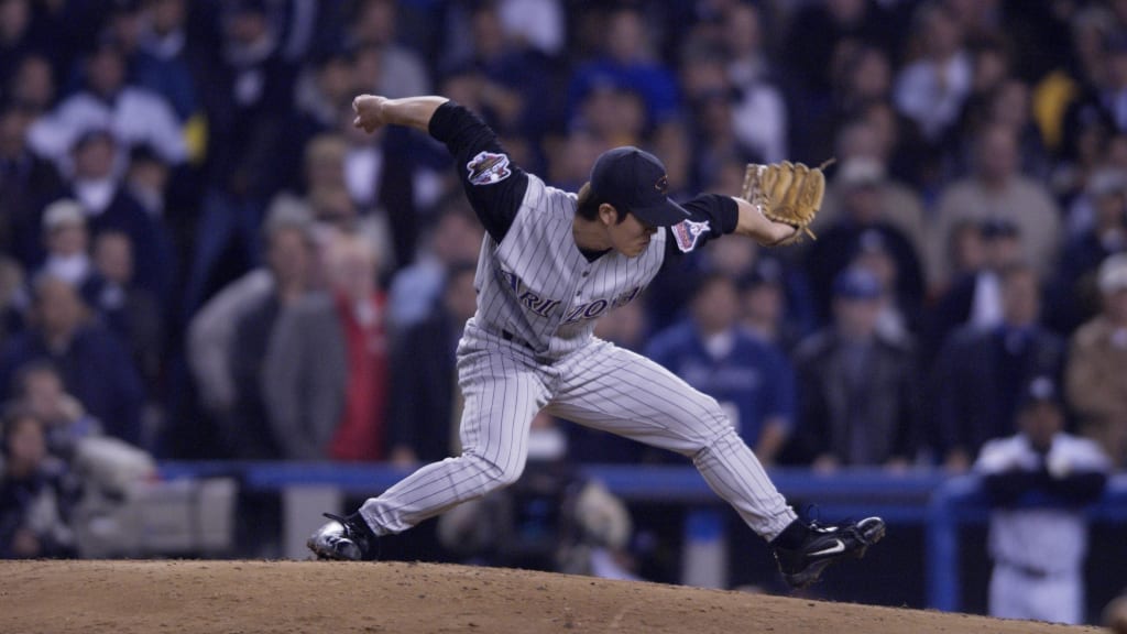 Byung Hyun Kim's reaction to Scott Brosius's game tying home run : r/mlb