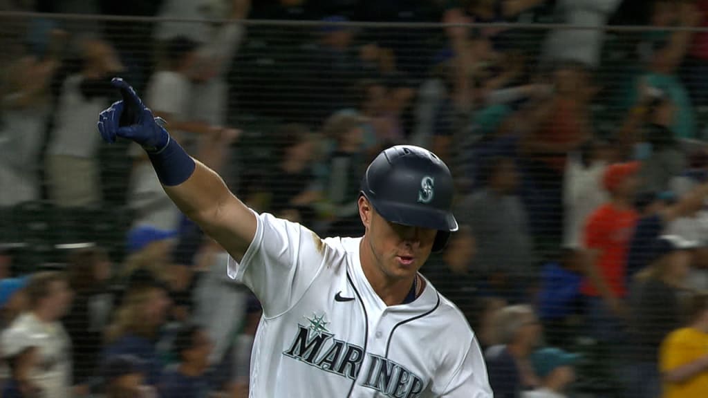 Suárez hits two-run homer as Mariners hold on for 7-6 win over Astros to  complete series sweep