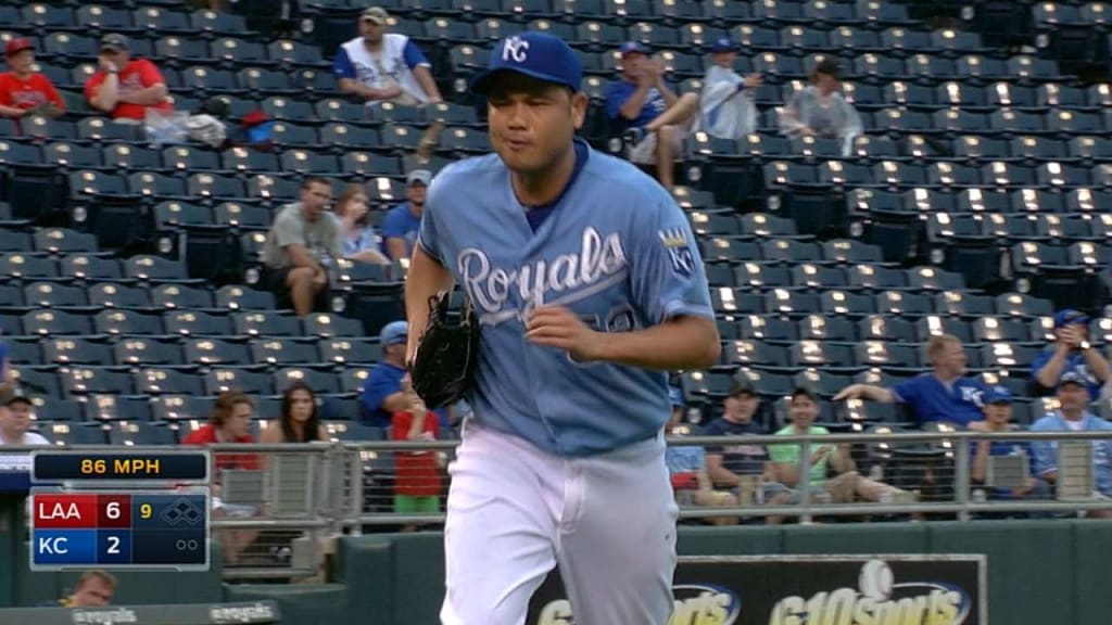 SEE IT: Bruce Chen pitches for China in World Baseball Classic