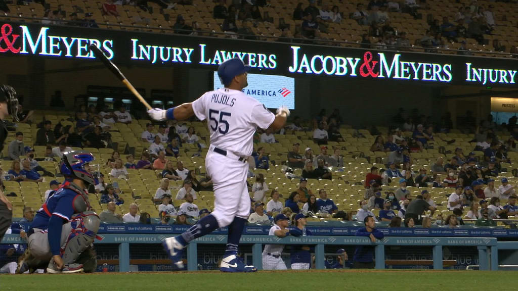 Justin Turner. Big swing in slow motion. 