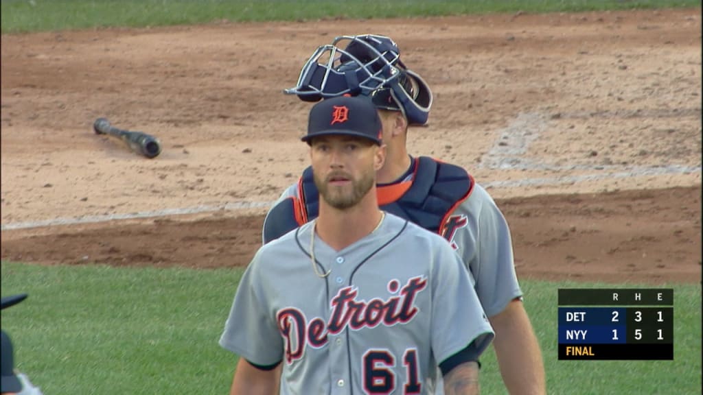 San Diego Padres' Gordon Beckham (3) scores as Los Angeles Angels