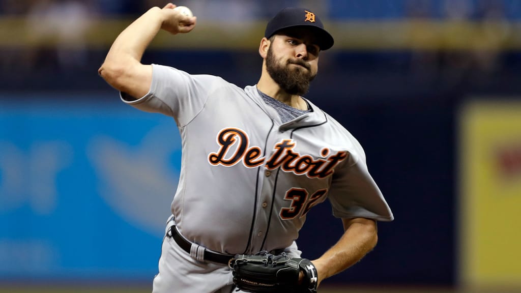 Michael Fulmer was struck in the left calf by a batted ball in the second inning. (AP)