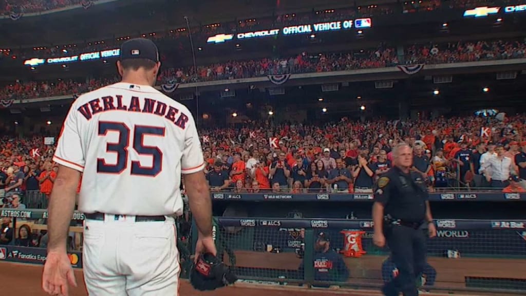 Altuve's dash lifts Verlander, Astros over Yanks in Game 2