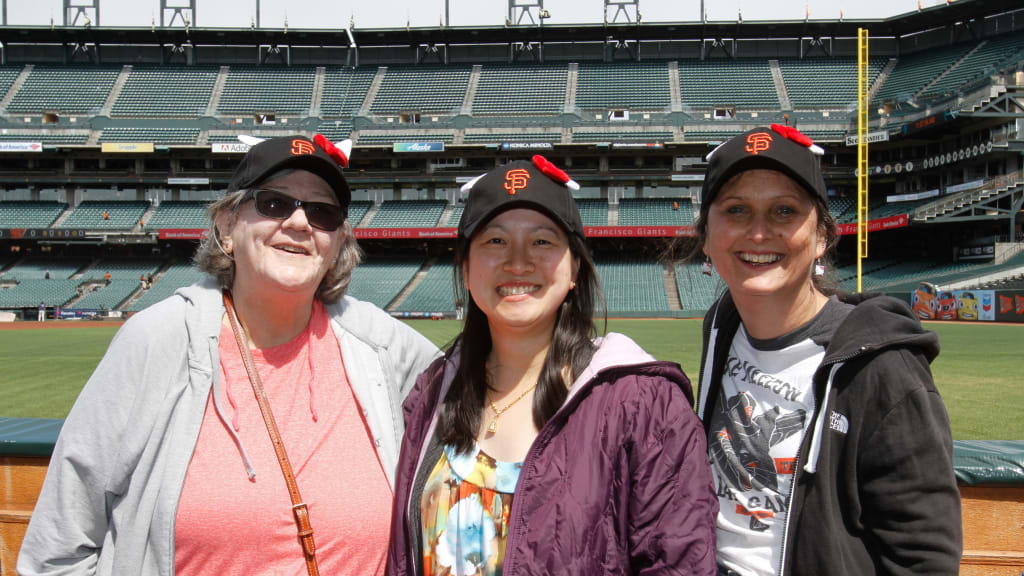 Hello Kitty Loves the San Francisco Giants - Racked SF