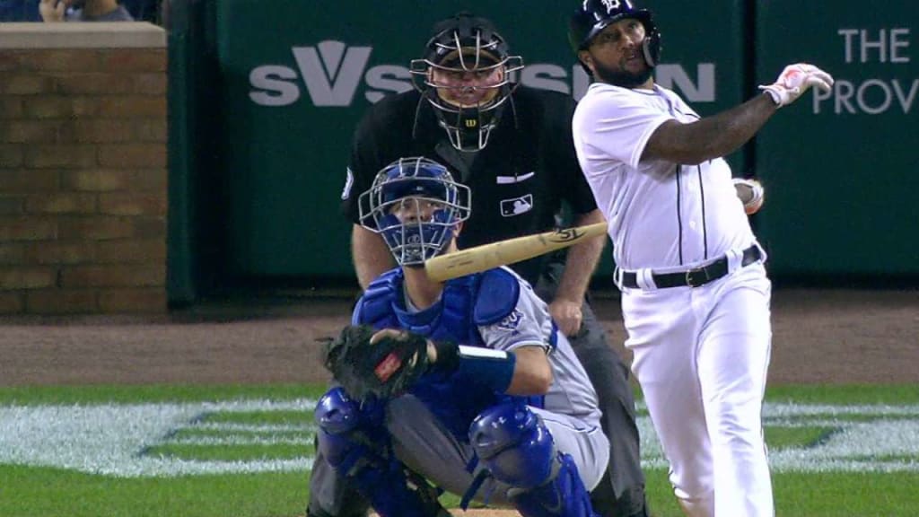 Rodriguez's solo homer to center