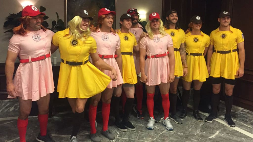 Rockford Peaches Baseball Player Set Halloween Costume Cosplay