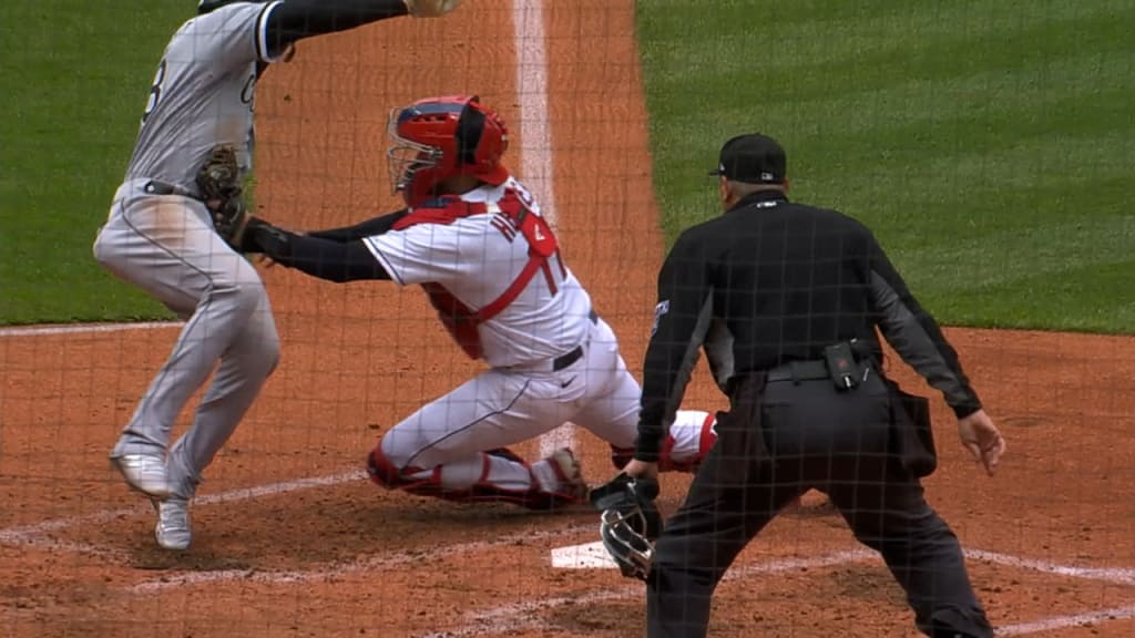 White Sox outfielder Luis Robert Jr suffers injury scare vs. Guardians