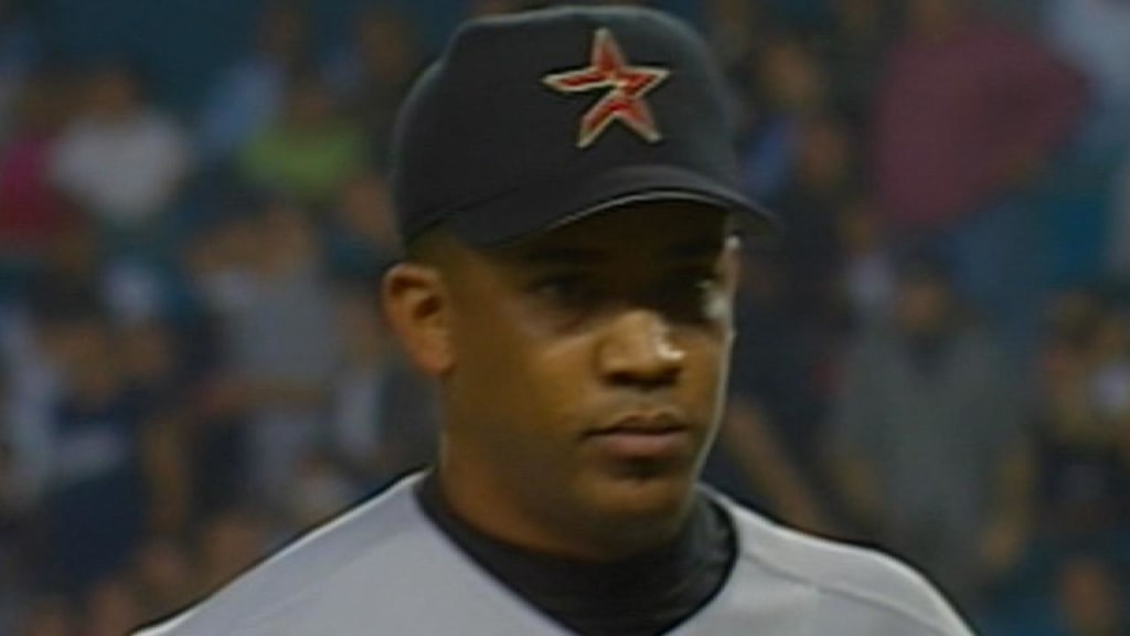 Mlb players wearing black hats hotsell