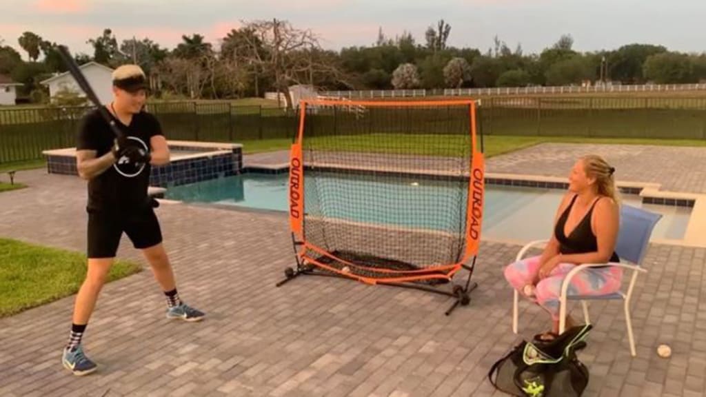 Wilmer Flores working out with his mom