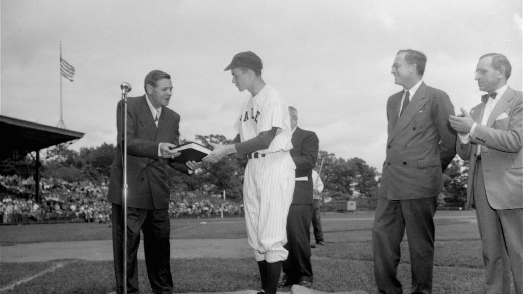 Babe Ruth with George H.W. Bush, 1948 Color Photo : : Home