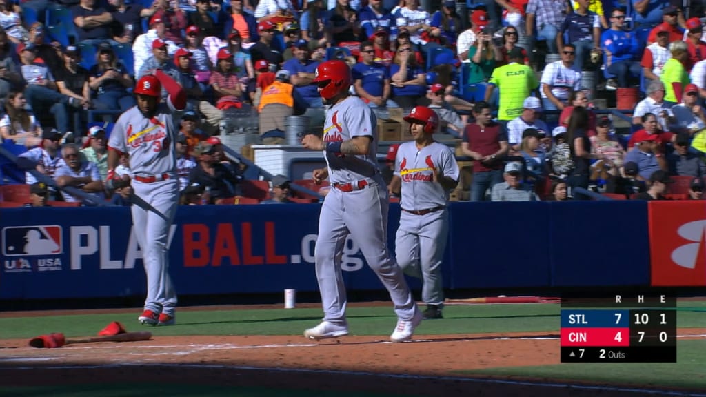 Wainwright pulled in the 4th as Cubs rout Cardinals in London