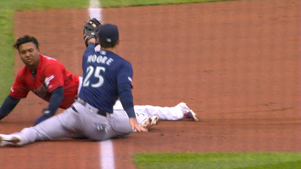 Narvaez catches Ramirez stealing